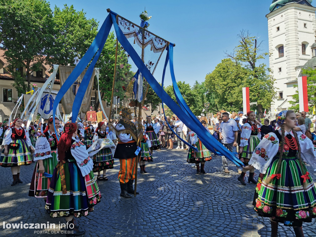Uroczysta procesja w Boże Ciało w Łowiczu