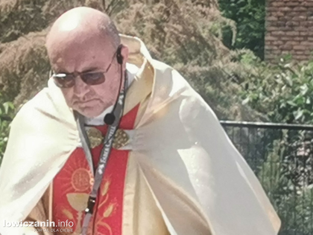 Po tataraku. Procesja Bożego Ciała w Złakowie