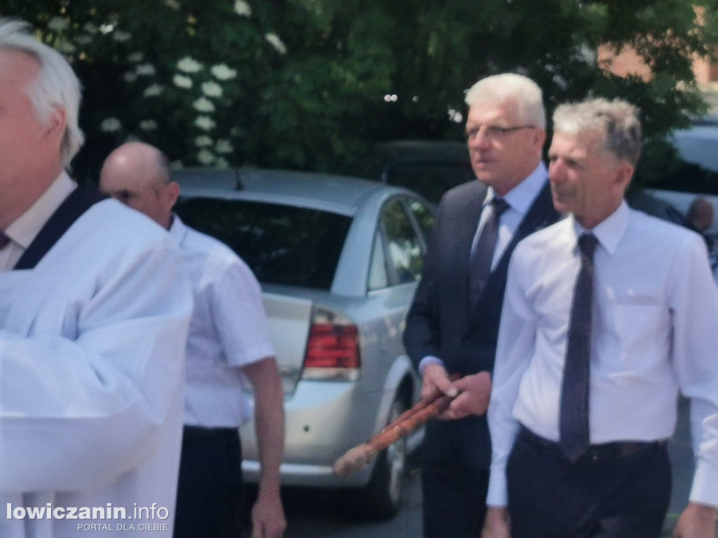 Po tataraku. Procesja Bożego Ciała w Złakowie