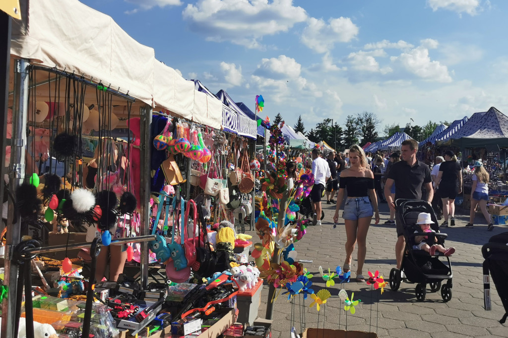 Tradycyjne stragany i atrakcje - bobiki w Łowiczu