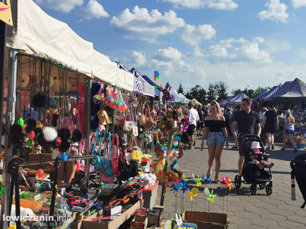 Tradycyjne stragany i atrakcje - bobiki w Łowiczu