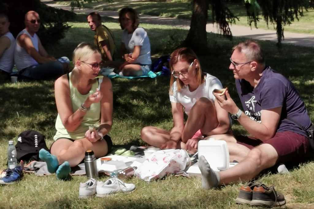 12 km pieszo do Nieborowa na śniadanie u księcia Radziwiłła