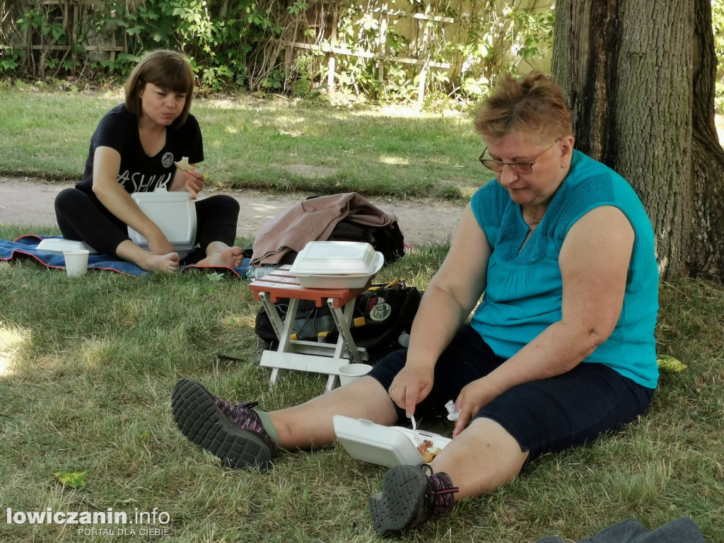 12 km pieszo do Nieborowa na śniadanie u księcia Radziwiłła