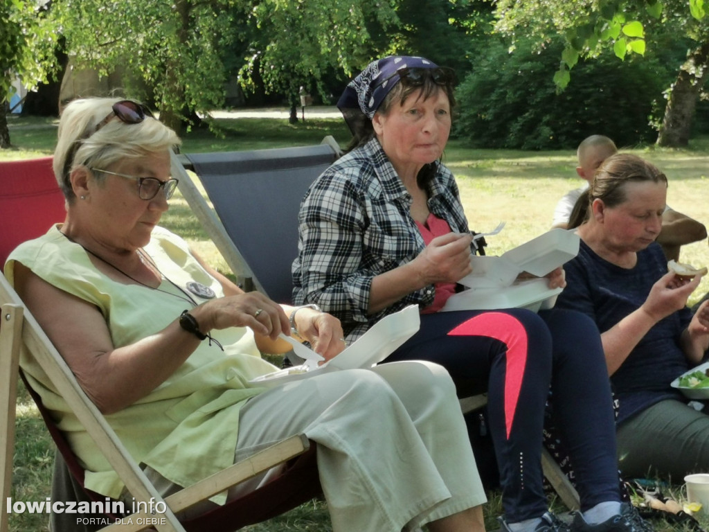12 km pieszo do Nieborowa na śniadanie u księcia Radziwiłła