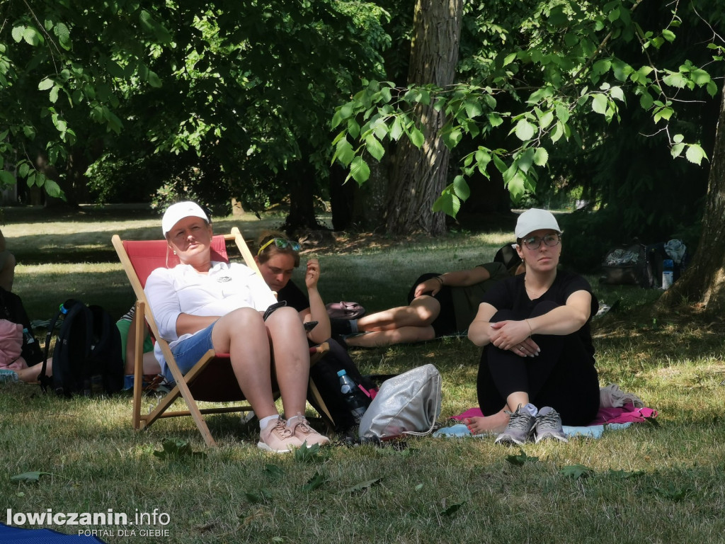 12 km pieszo do Nieborowa na śniadanie u księcia Radziwiłła