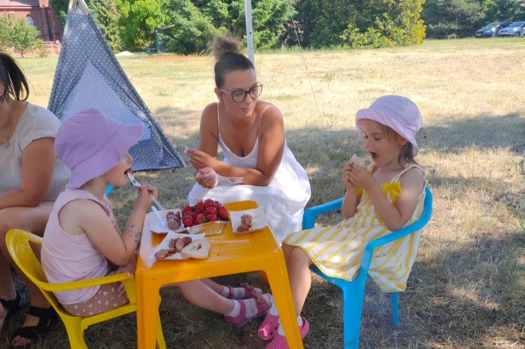 Zduny - Dzień Dziecka na placu parafialnym