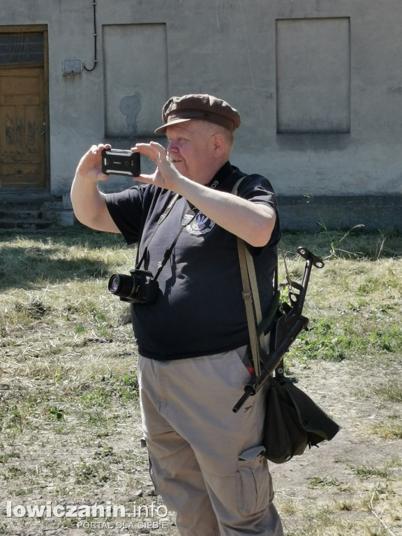 Na planie zdjęciowym filmu o ks. Bolesławie Stefańskim