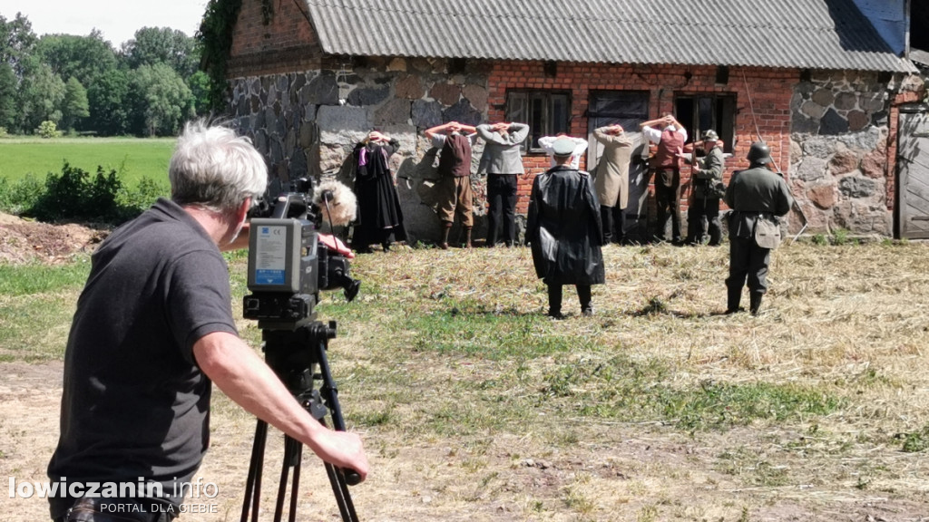Na planie zdjęciowym filmu o ks. Bolesławie Stefańskim