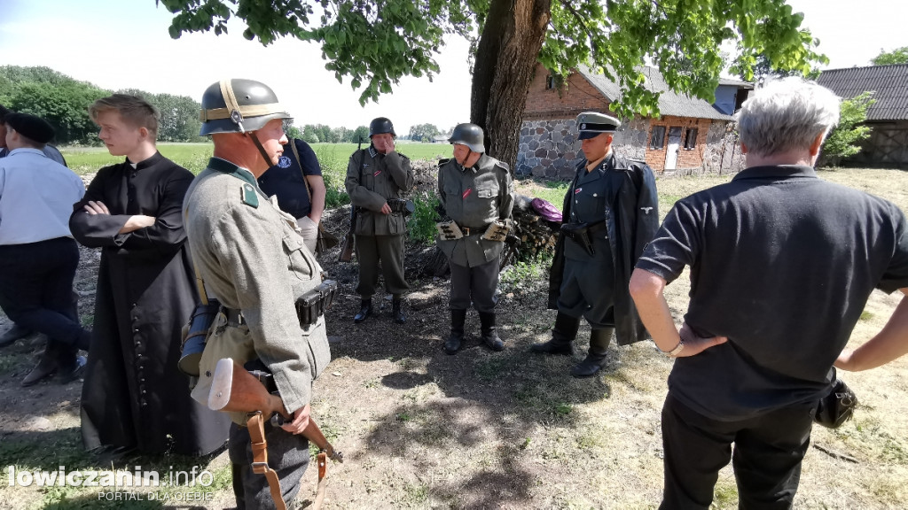 Na planie zdjęciowym filmu o ks. Bolesławie Stefańskim