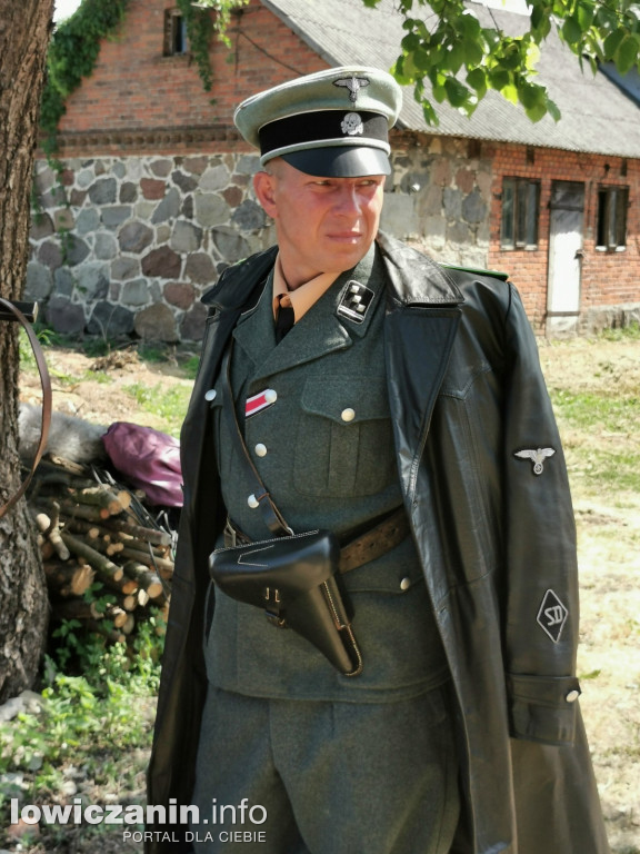 Na planie zdjęciowym filmu o ks. Bolesławie Stefańskim