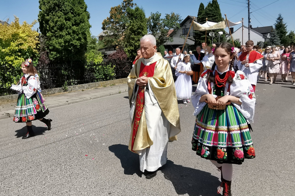 Procesja eucharystyczna Korabce