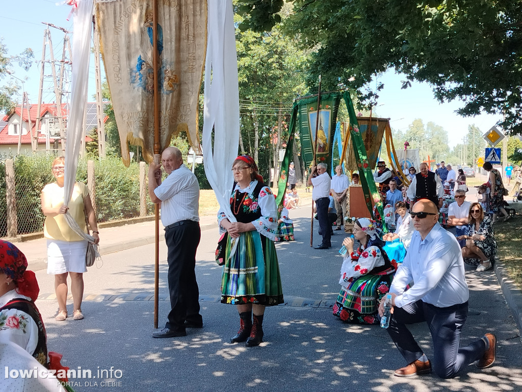 Procesja eucharystyczna Korabce