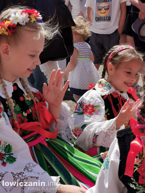 Procesja eucharystyczna w centrum miasta