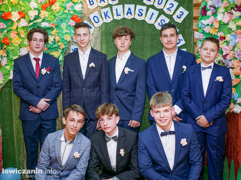 Bal ósmoklaisty w szkole w Dąbkowicach