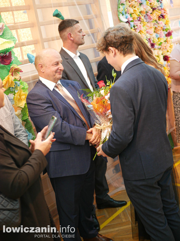 Bal ósmoklaisty w szkole w Dąbkowicach