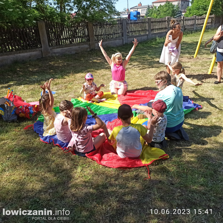 Zduny - Dzień Dziecka na placu parafialnym