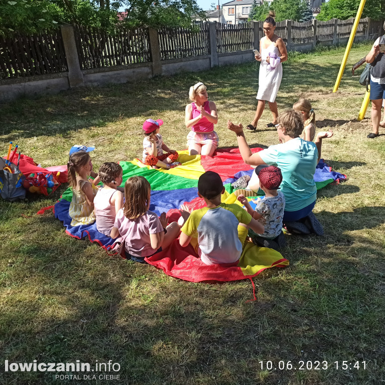 Zduny - Dzień Dziecka na placu parafialnym