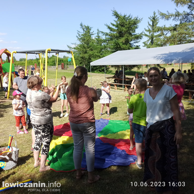 Zduny - Dzień Dziecka na placu parafialnym