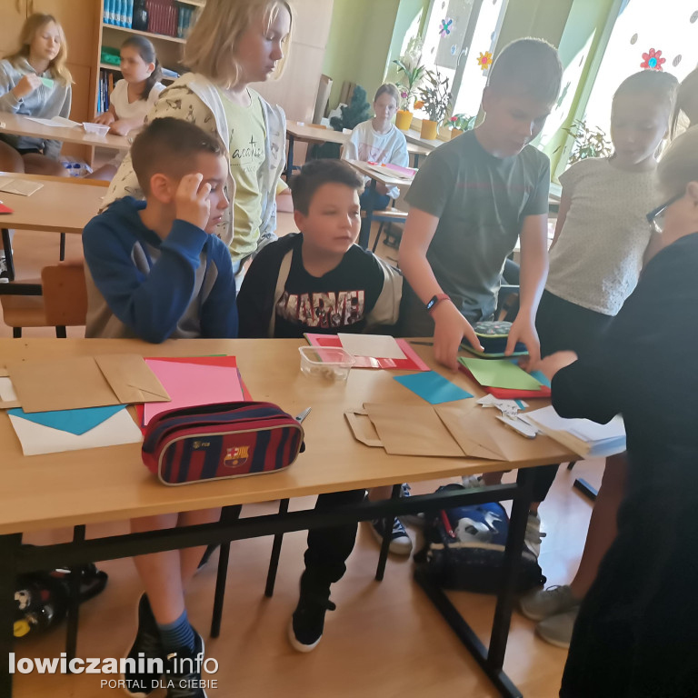 Warsztaty z wycinanki łowickiej