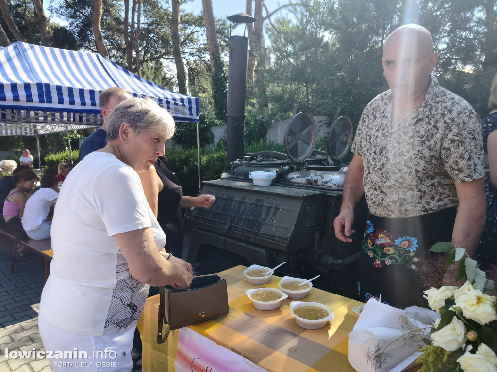 Trwa biesiada na Korabce