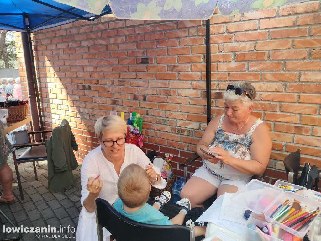 Trwa biesiada na Korabce