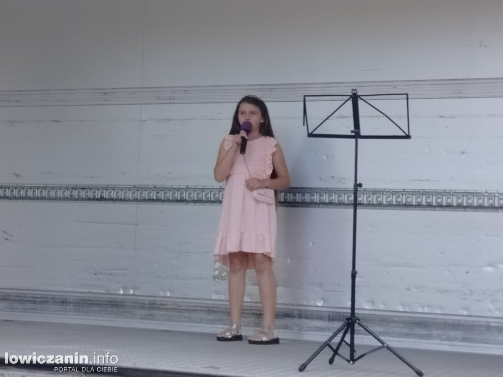 Trwa biesiada na Korabce