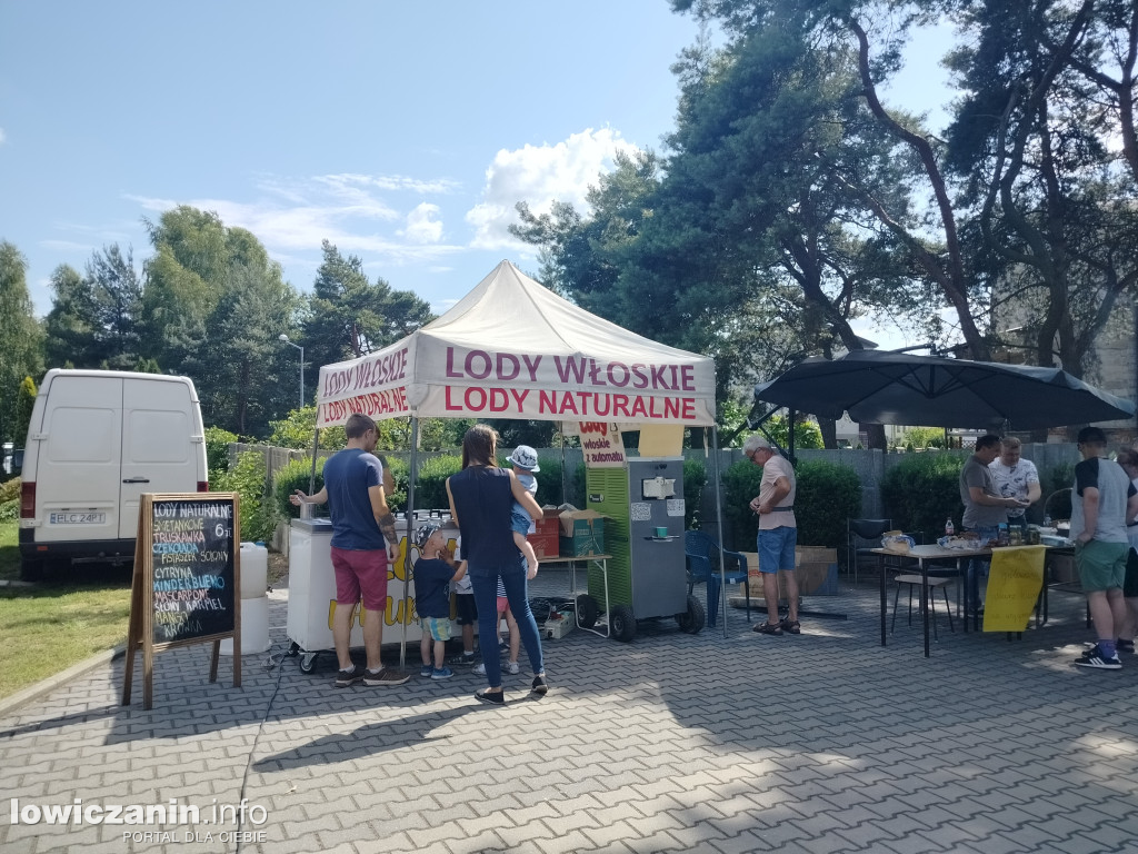 Trwa biesiada na Korabce