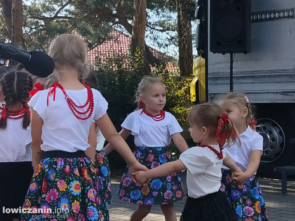 Trwa biesiada na Korabce