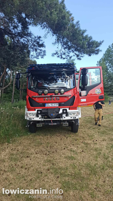 Trwa biesiada na Korabce