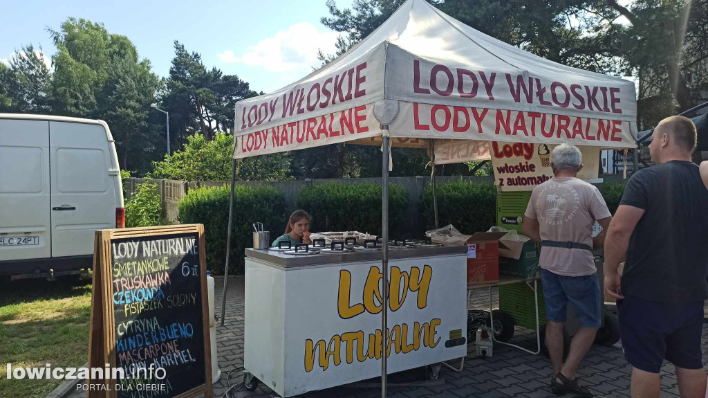 Trwa biesiada na Korabce