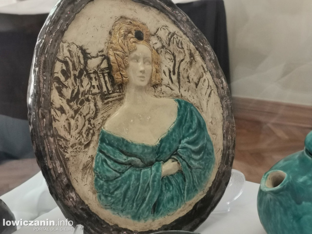 Wystawa ceramiki Jadwigi Dębskiej w Muzeum w Łowiczu