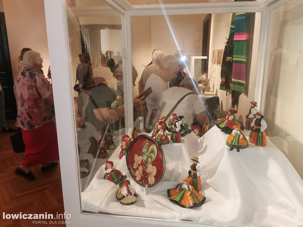 Wystawa ceramiki Jadwigi Dębskiej w Muzeum w Łowiczu