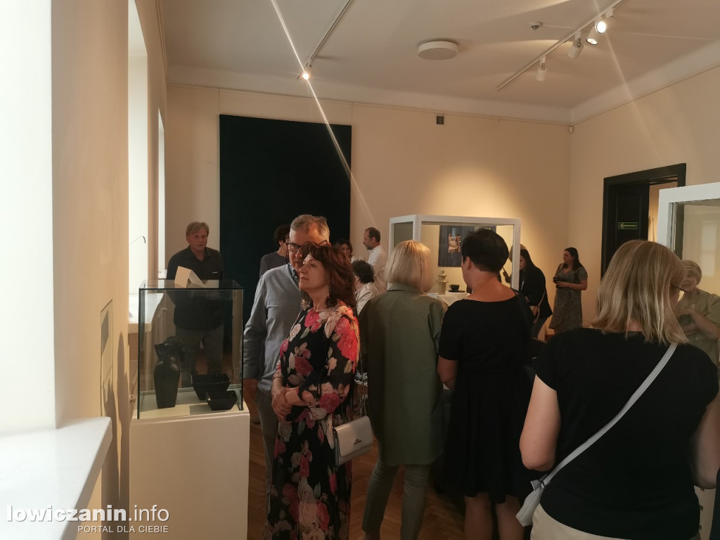 Wystawa ceramiki Jadwigi Dębskiej w Muzeum w Łowiczu