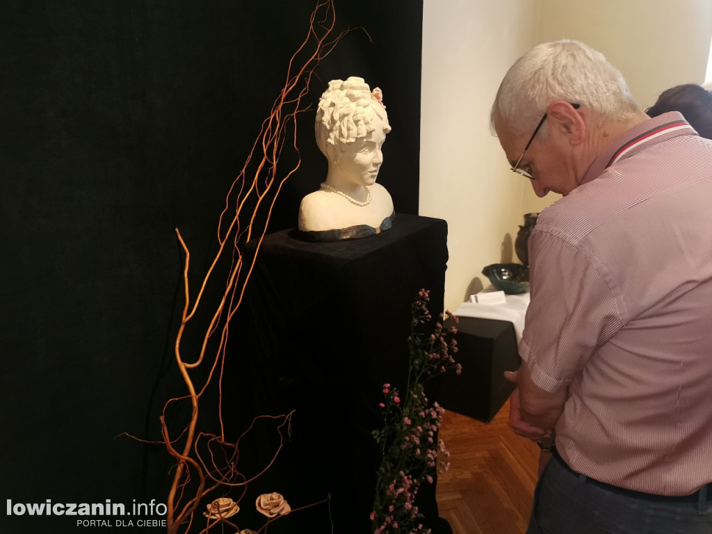 Wystawa ceramiki Jadwigi Dębskiej w Muzeum w Łowiczu