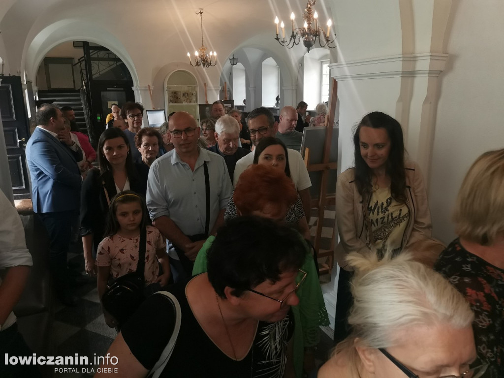 Wystawa ceramiki Jadwigi Dębskiej w Muzeum w Łowiczu