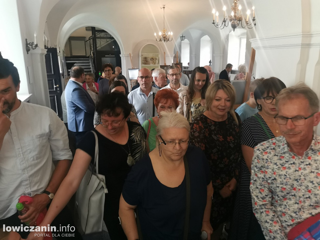 Wystawa ceramiki Jadwigi Dębskiej w Muzeum w Łowiczu
