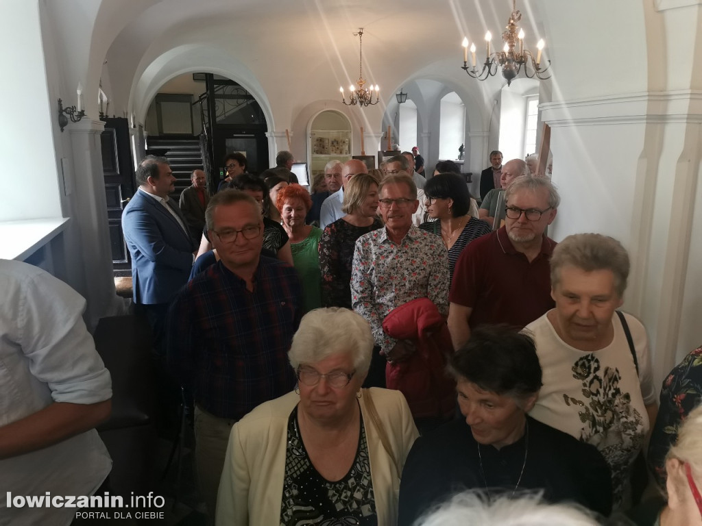 Wystawa ceramiki Jadwigi Dębskiej w Muzeum w Łowiczu