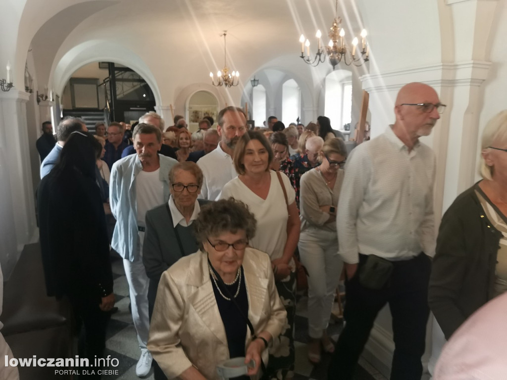 Wystawa ceramiki Jadwigi Dębskiej w Muzeum w Łowiczu