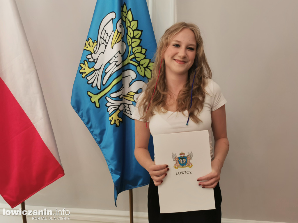 W Łowiczu wręczono stypendia