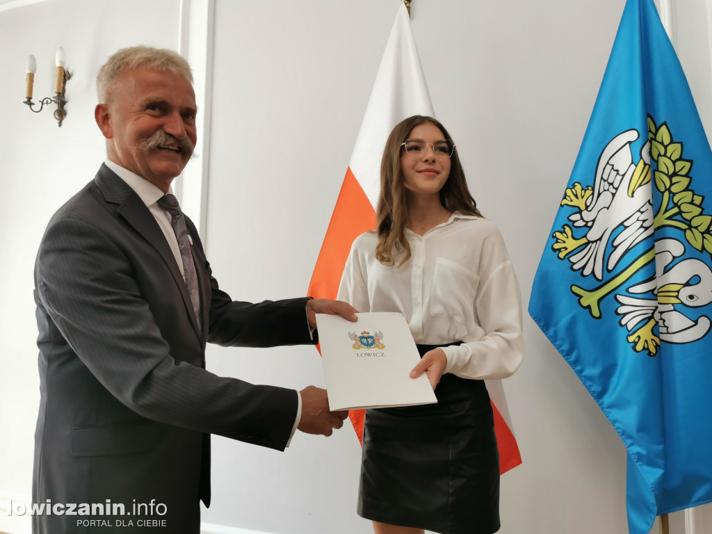 Stypendia - uczniowie SP nr 1, 3 i 4 oraz szkoły pijarskiej
