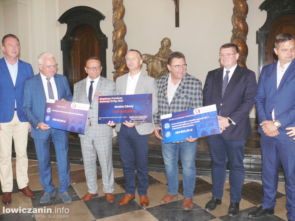 Wręczenie promes na ratowanie zabytków