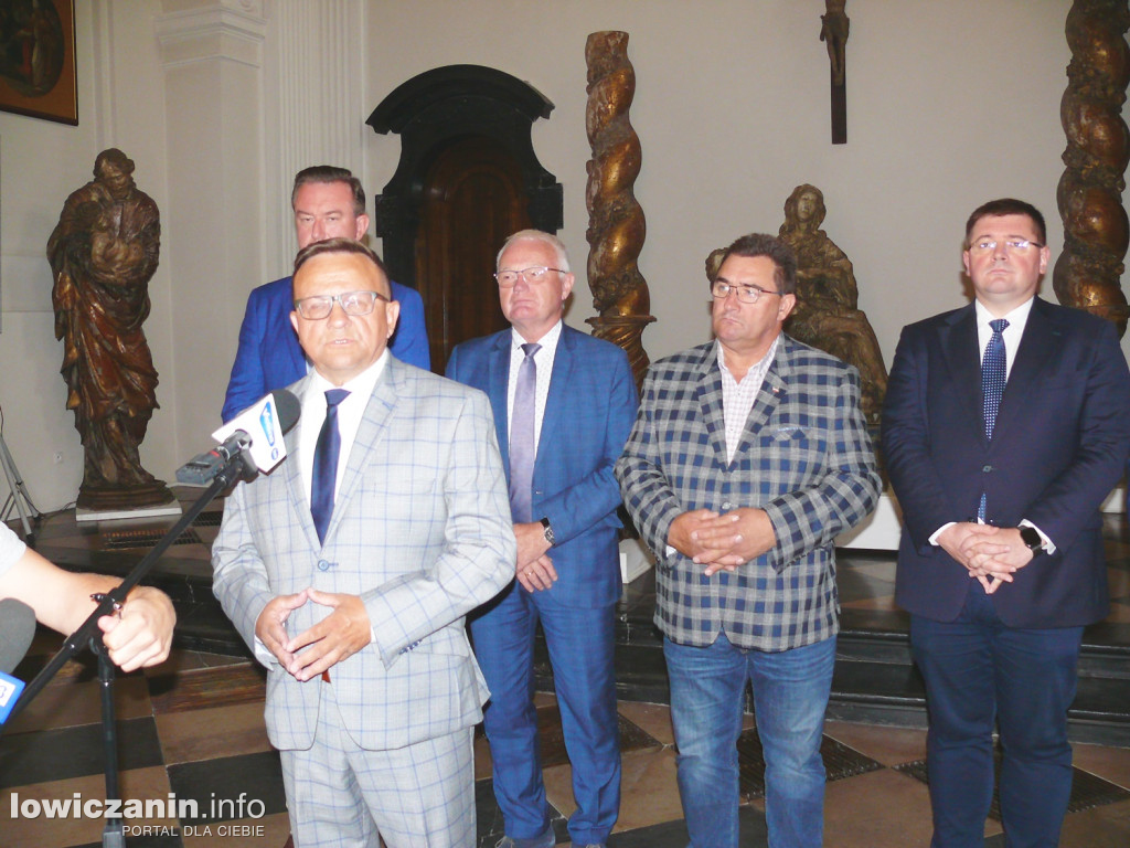 Wręczenie promes na ratowanie zabytków