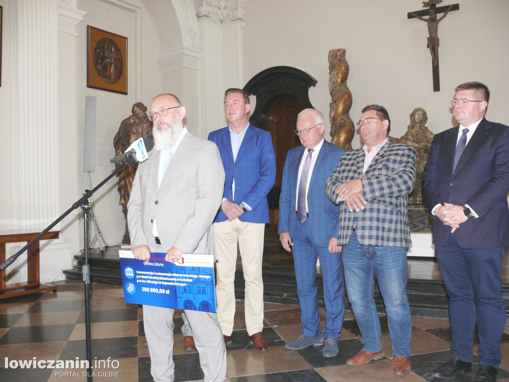 Wręczenie promes na ratowanie zabytków