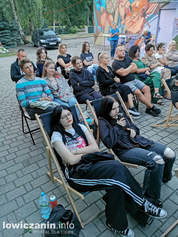 Seans kina letniego w Łowickim Ośrodku Kultury