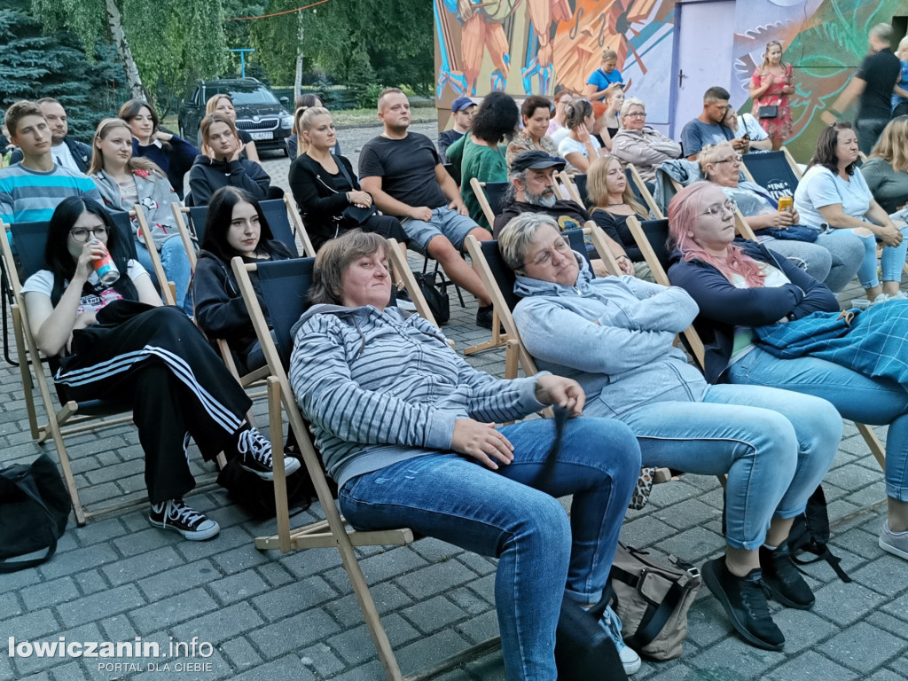 Seans kina letniego w Łowickim Ośrodku Kultury