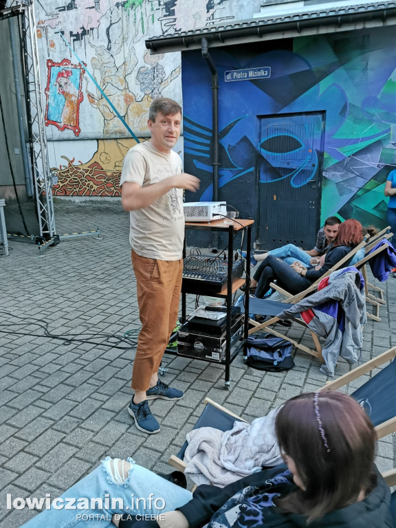 Seans kina letniego w Łowickim Ośrodku Kultury