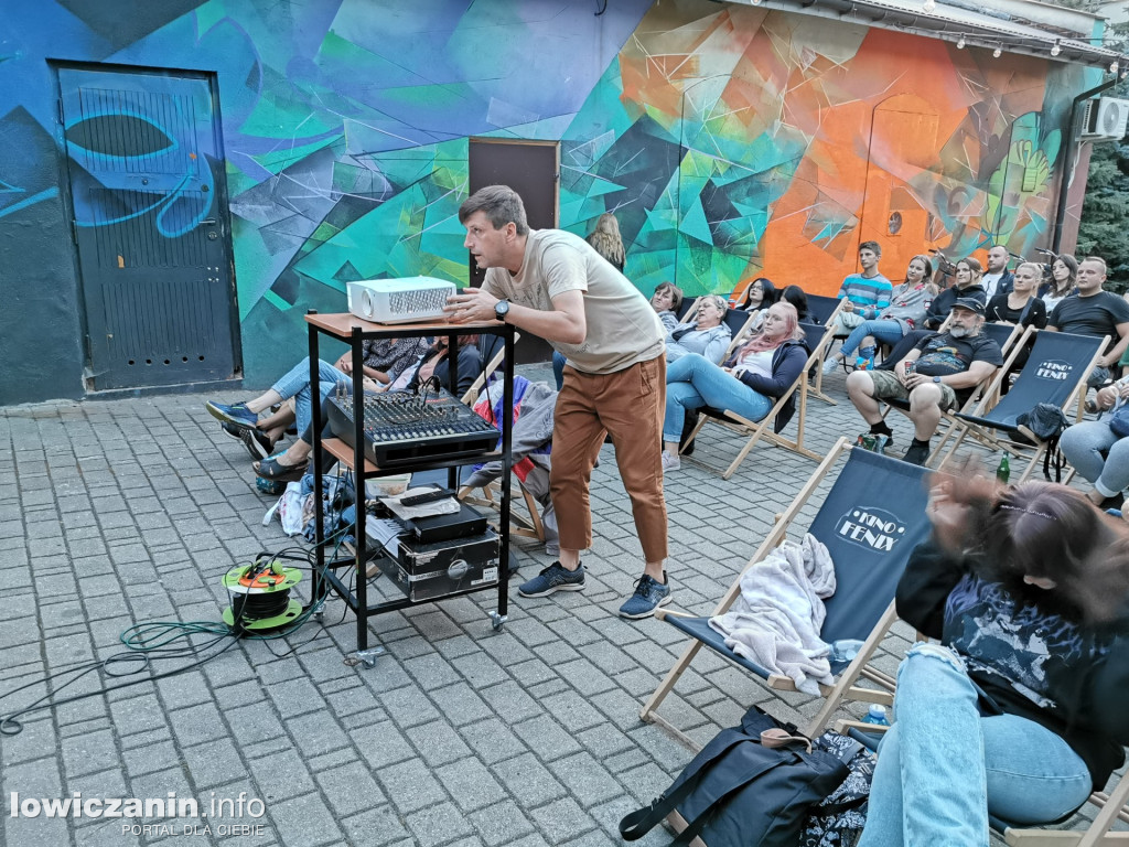Seans kina letniego w Łowickim Ośrodku Kultury