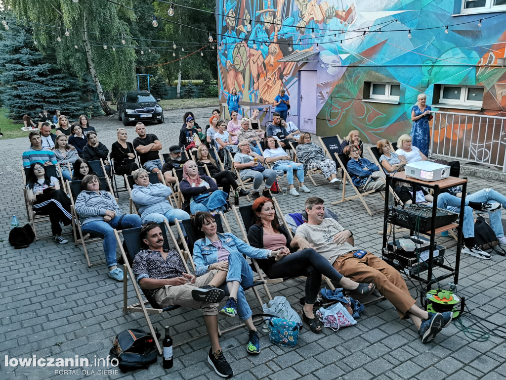 Seans kina letniego w Łowickim Ośrodku Kultury