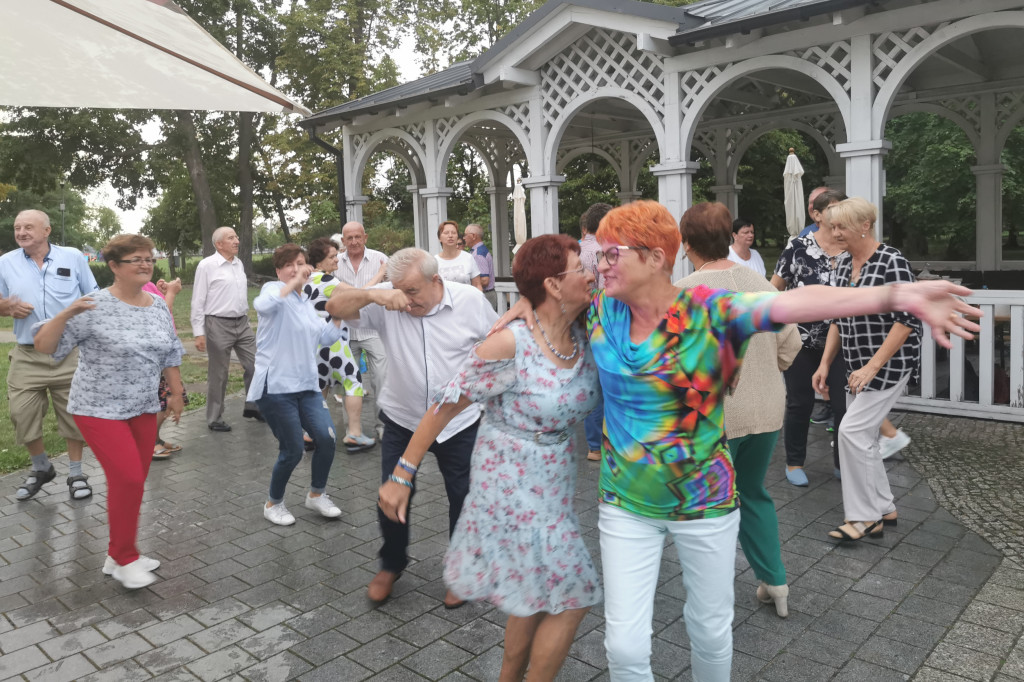 Zabawa taneczna w Sannikach