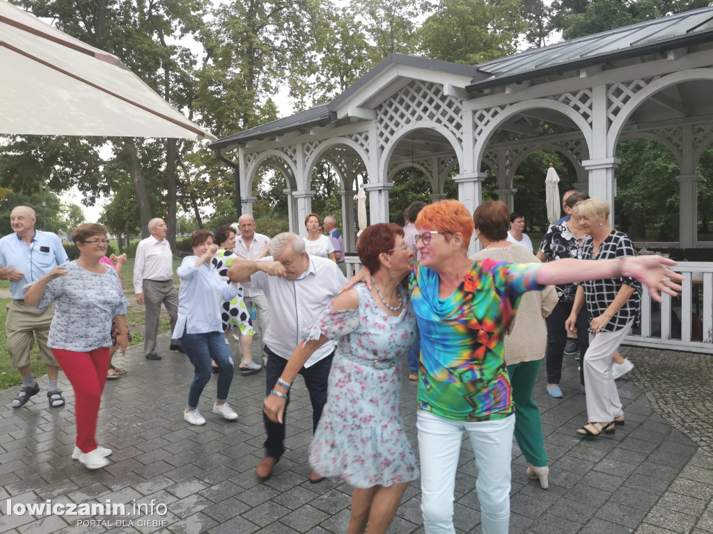 Zabawa taneczna w Sannikach